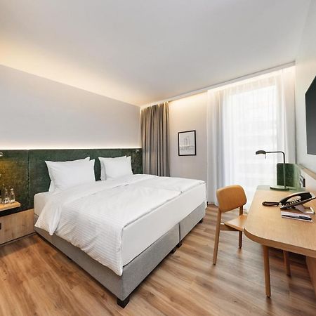 H+ Hotel Frankfurt แอชบอร์น ภายนอก รูปภาพ