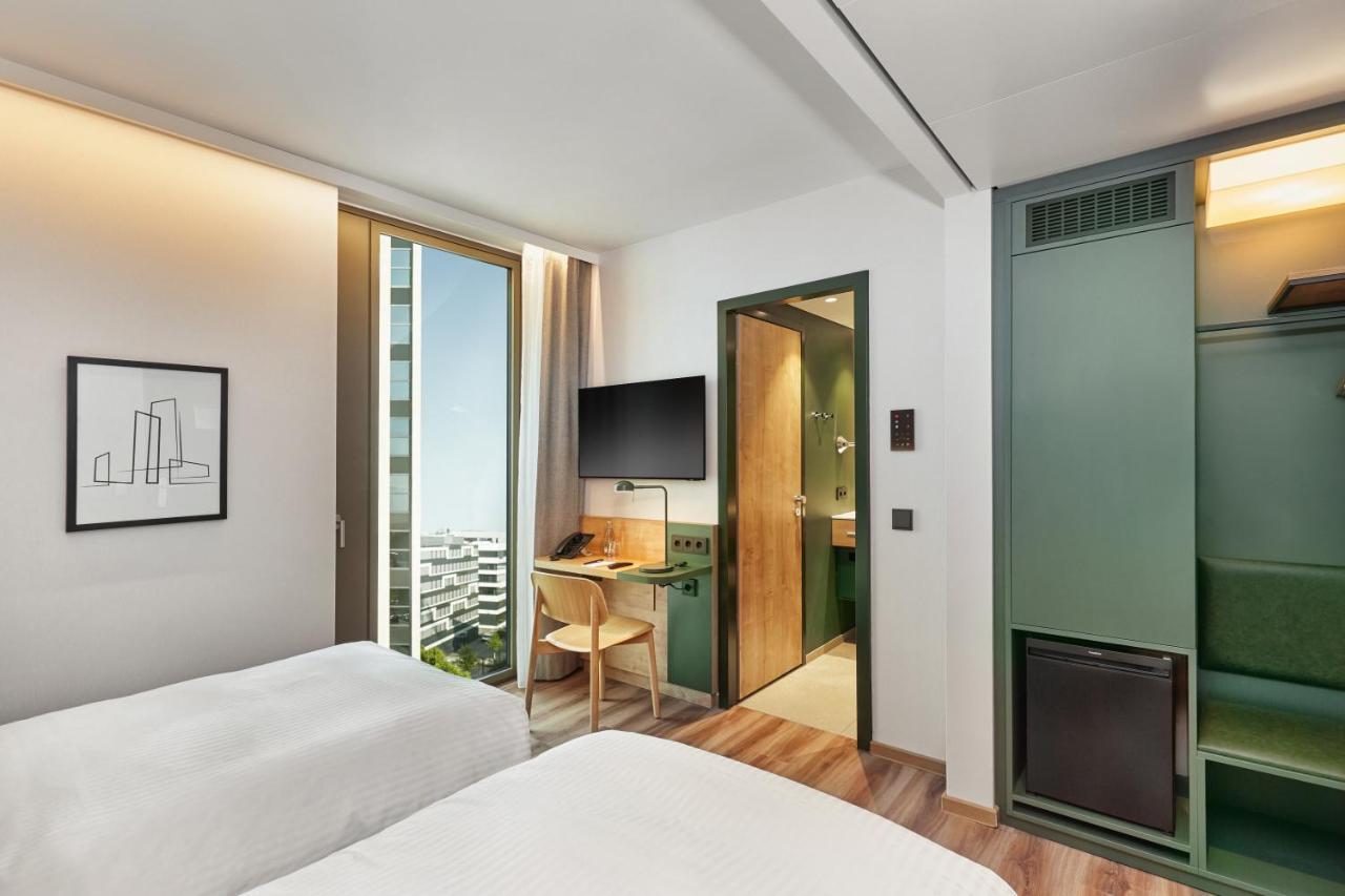 H+ Hotel Frankfurt แอชบอร์น ภายนอก รูปภาพ