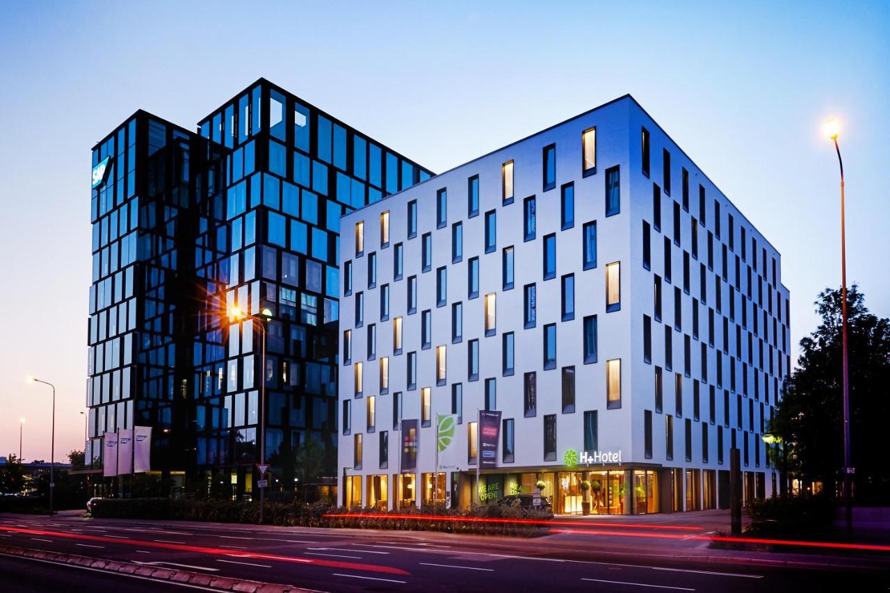 H+ Hotel Frankfurt แอชบอร์น ภายนอก รูปภาพ