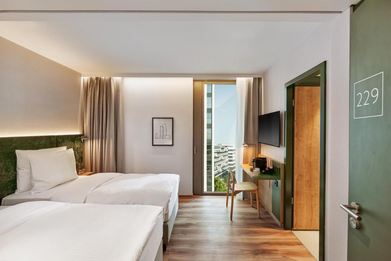 H+ Hotel Frankfurt แอชบอร์น ภายนอก รูปภาพ