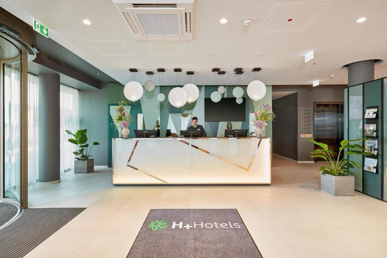 H+ Hotel Frankfurt แอชบอร์น ภายนอก รูปภาพ