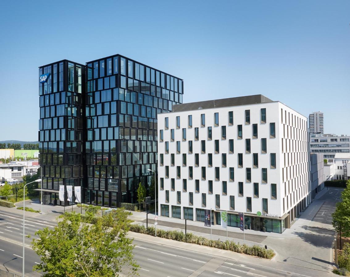 H+ Hotel Frankfurt แอชบอร์น ภายนอก รูปภาพ