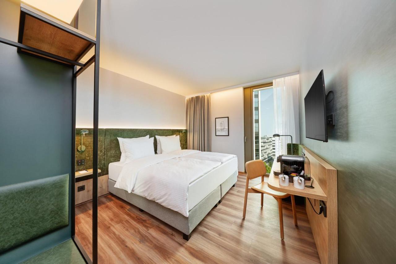 H+ Hotel Frankfurt แอชบอร์น ภายนอก รูปภาพ