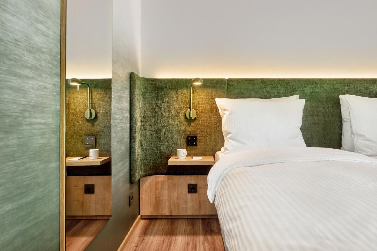 H+ Hotel Frankfurt แอชบอร์น ภายนอก รูปภาพ