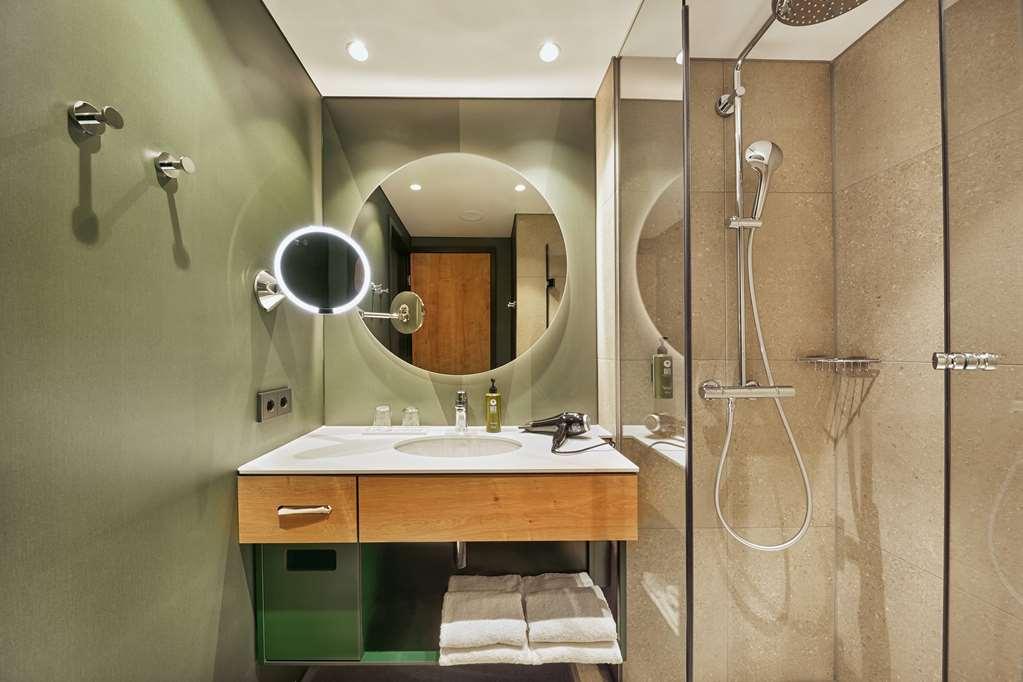 H+ Hotel Frankfurt แอชบอร์น ภายนอก รูปภาพ